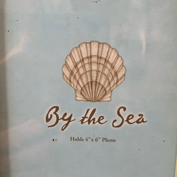 Shell-Embellished Photo Frame - Picture 6 of 7